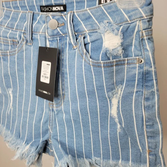 FASHION Nova High Rise - Picture 2 of 5